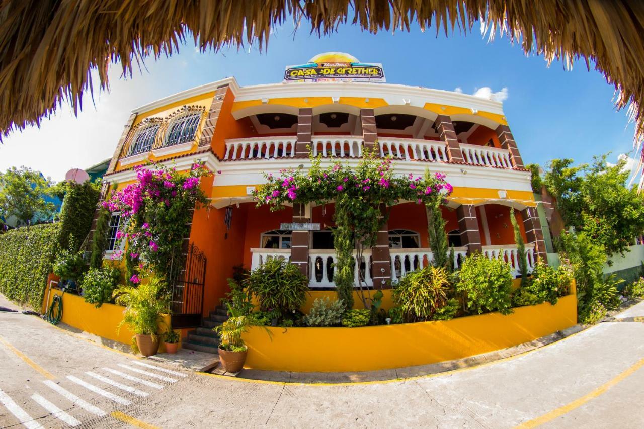 Hostal Casa De Grethel ฟลอเรส ภายนอก รูปภาพ