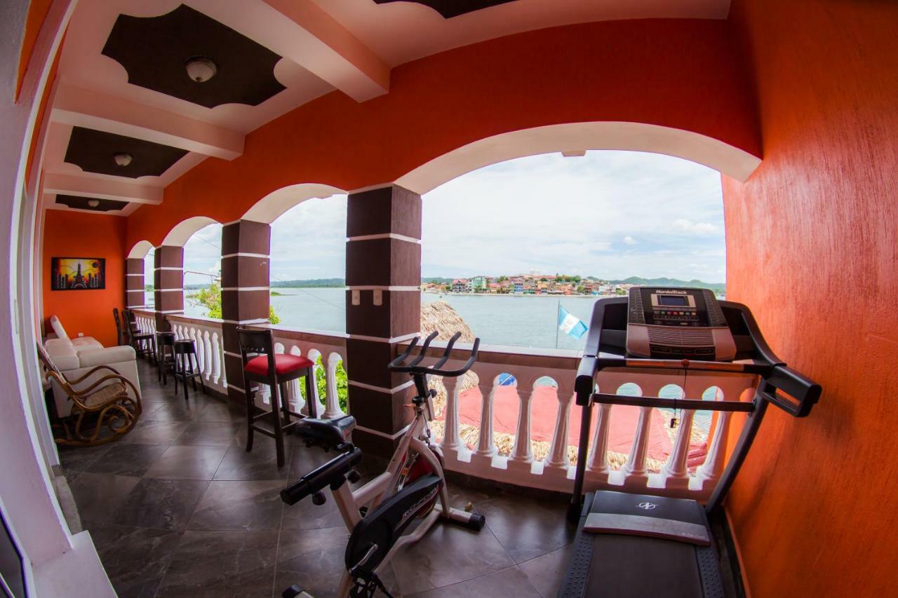 Hostal Casa De Grethel ฟลอเรส ภายนอก รูปภาพ