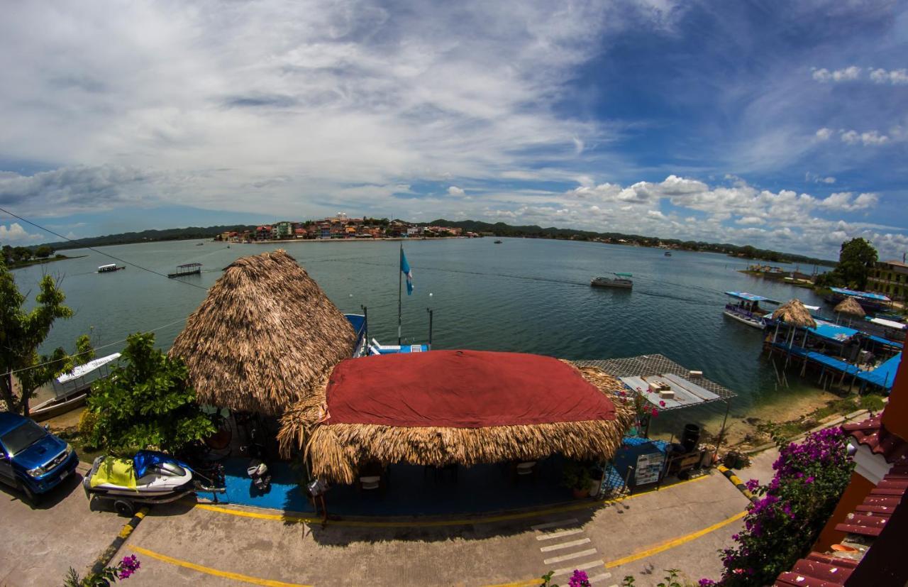 Hostal Casa De Grethel ฟลอเรส ภายนอก รูปภาพ